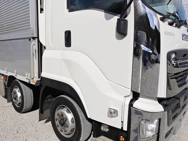 ISUZU GIGA