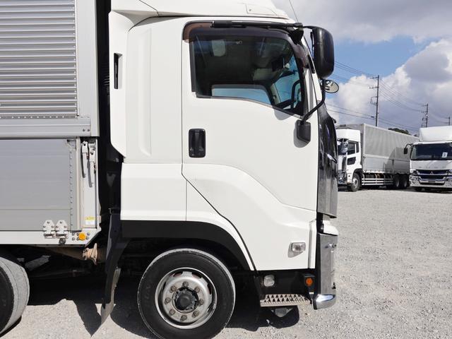 ISUZU GIGA