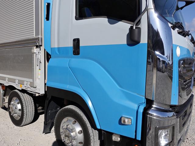 ISUZU GIGA