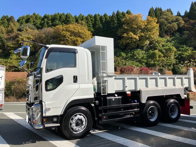 ISUZU GIGA