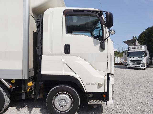 ISUZU GIGA
