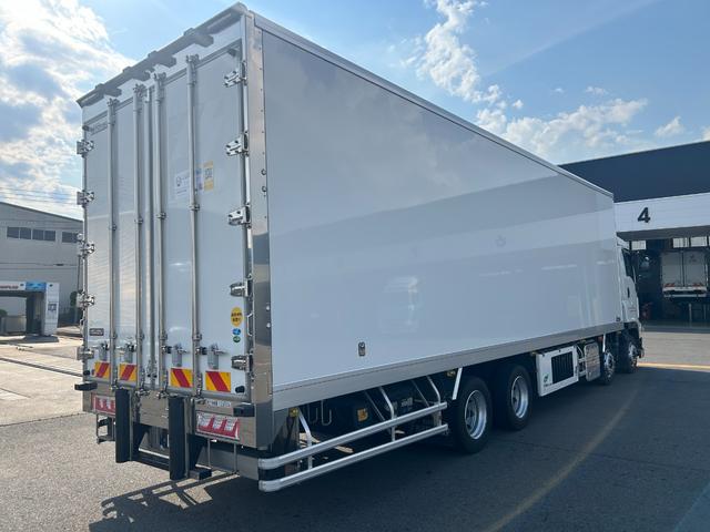 ISUZU GIGA