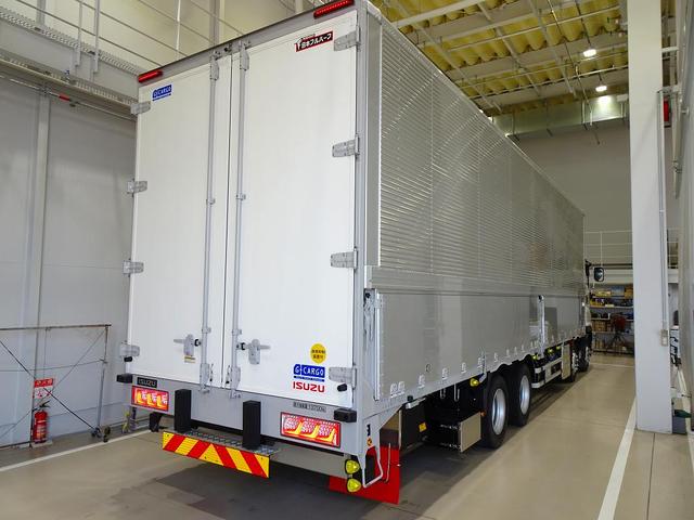 ISUZU GIGA