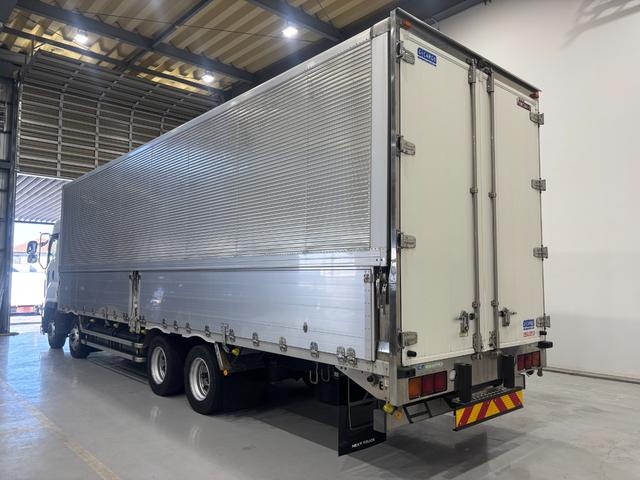 ISUZU GIGA