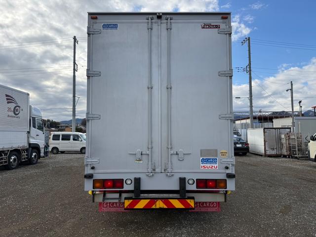 ISUZU GIGA
