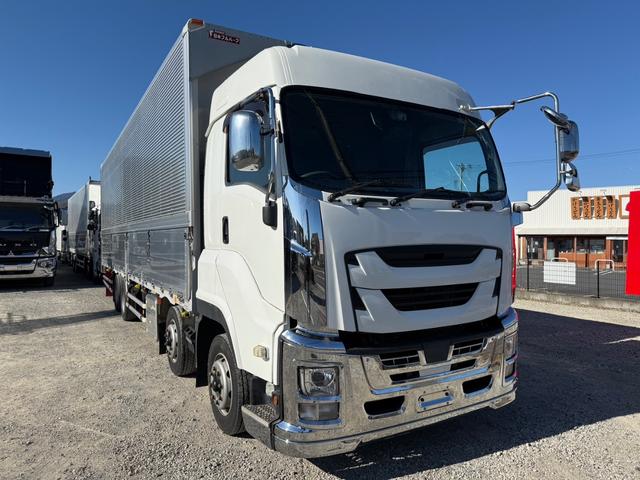 ISUZU GIGA