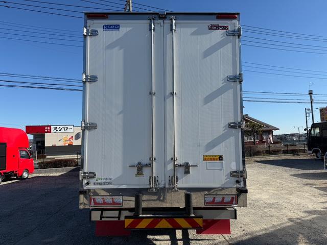 ISUZU GIGA