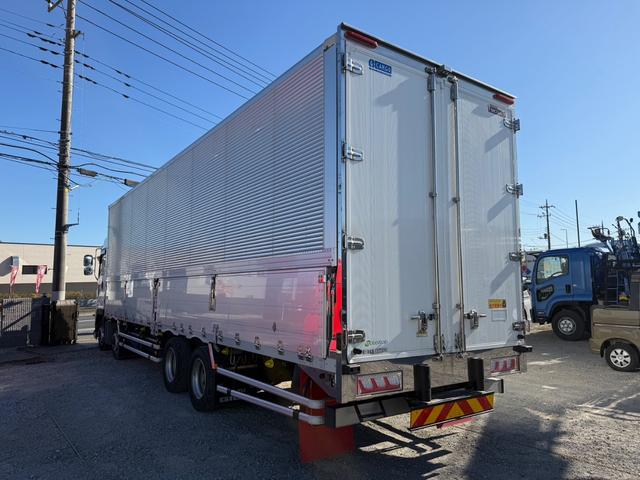 ISUZU GIGA