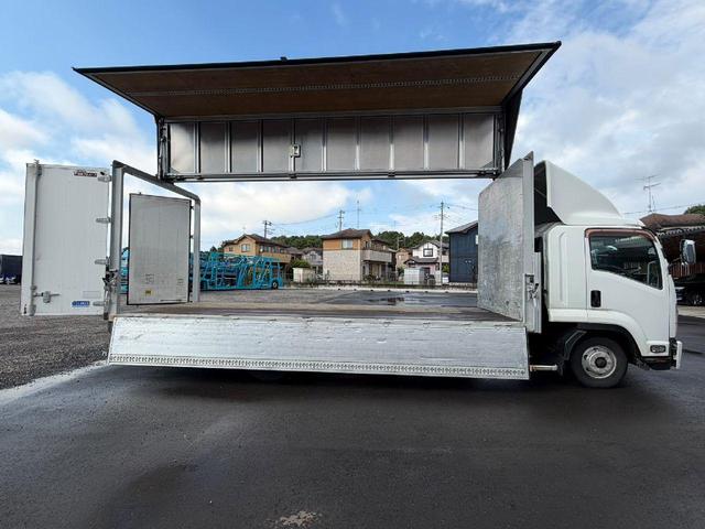 ISUZU FORWARD