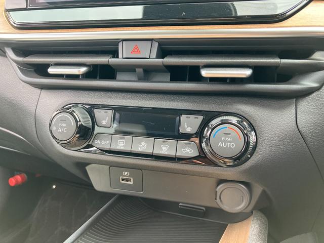 NISSAN AURA G FOUR LEATHER EDITION