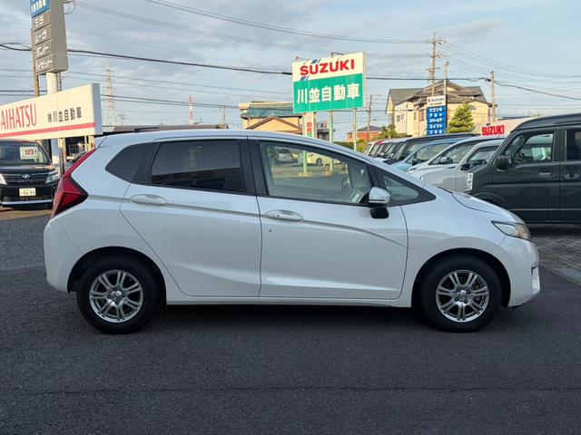 HONDA FIT 13G F PACKAGE