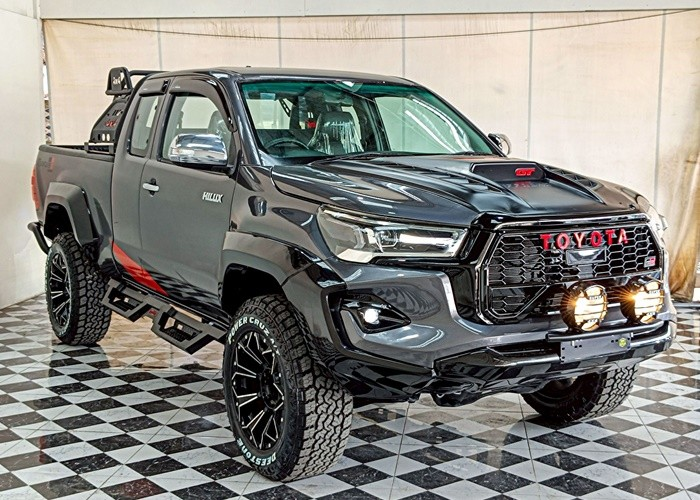 TOYOTA SMART CAB HILUX