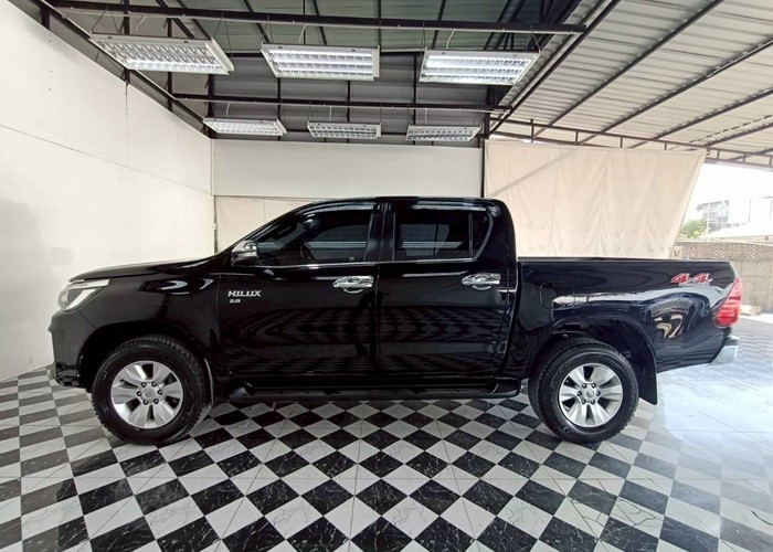 TOYOTA DOUBLE CAB HILUX 2.8