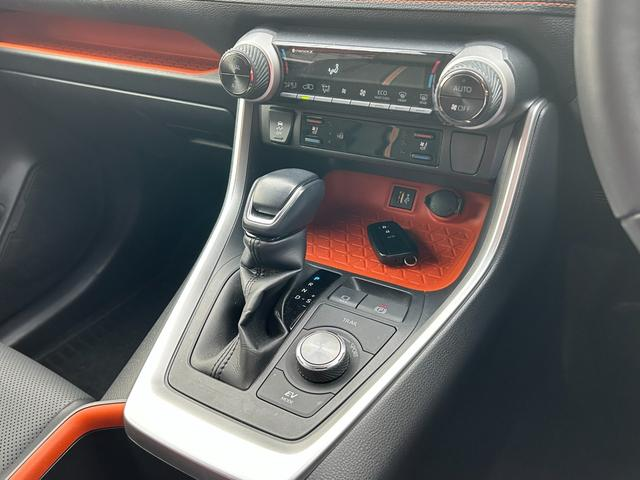 TOYOTA RAV4 HYBRID ADVENTURE