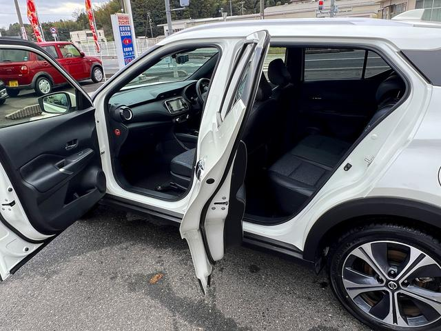 NISSAN KICKS X FOUR