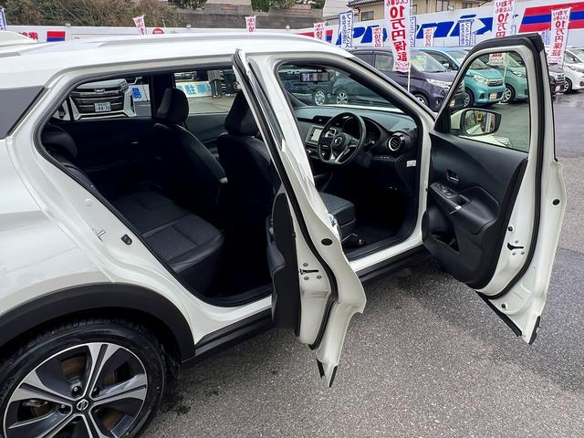 NISSAN KICKS X FOUR