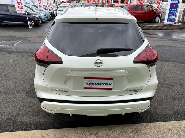 NISSAN KICKS X FOUR