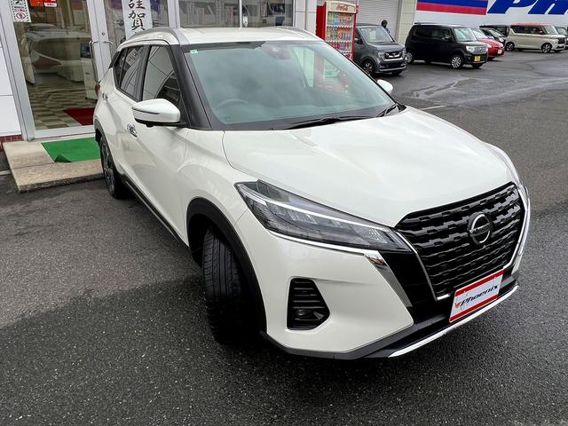 NISSAN KICKS X FOUR
