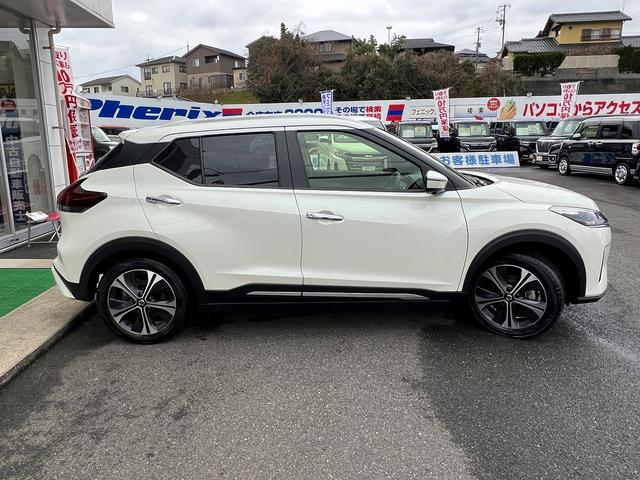 NISSAN KICKS X FOUR