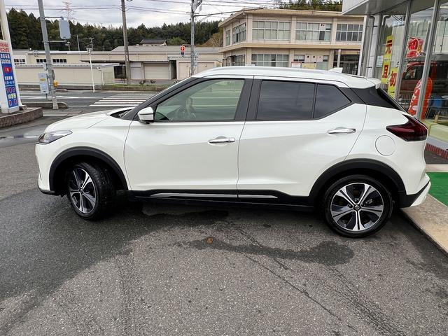 NISSAN KICKS X FOUR