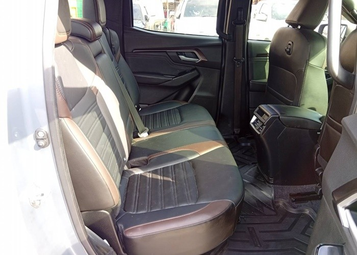 ISUZU D-MAX DOUBLE CAB 3.0 4WD AT Gray