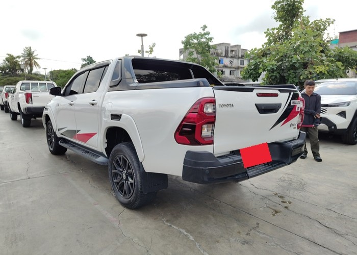 TOYOTA HILUX DOUBLE CAB