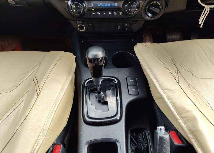TOYOTA HILUX DOUBLE CAB