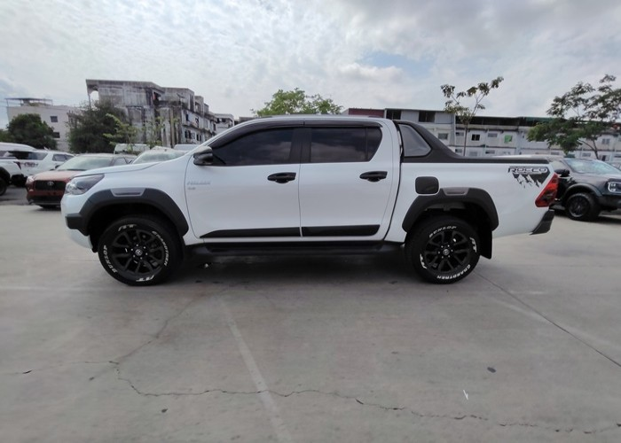 TOYOTA HILUX DOUBLE CAB