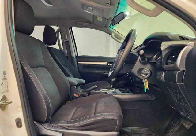 TOYOTA HILUX 2.4 E REVO DOUBLE CAB