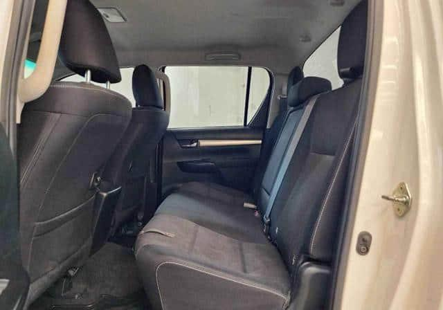 TOYOTA HILUX 2.4 E REVO DOUBLE CAB