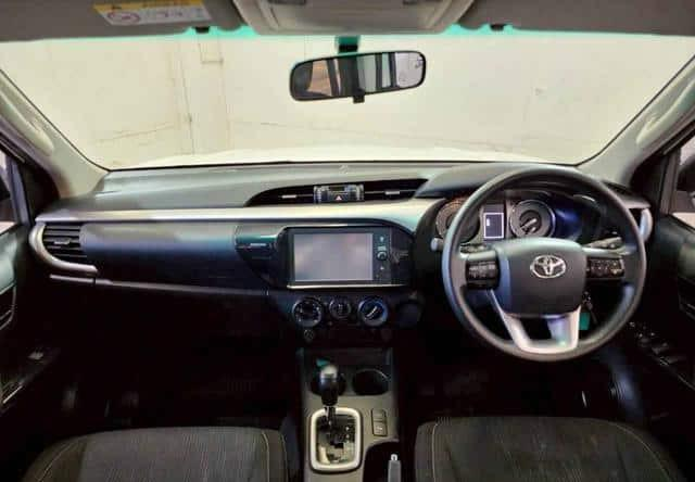 TOYOTA HILUX 2.4 E REVO DOUBLE CAB