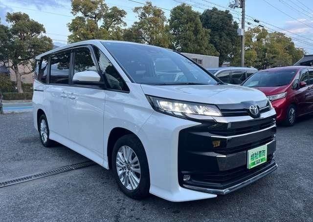 TOYOTA NOAH