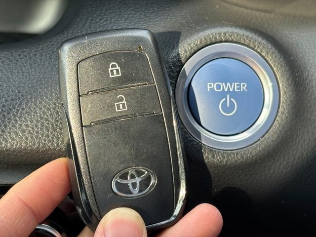 TOYOTA YARIS HYBRID G