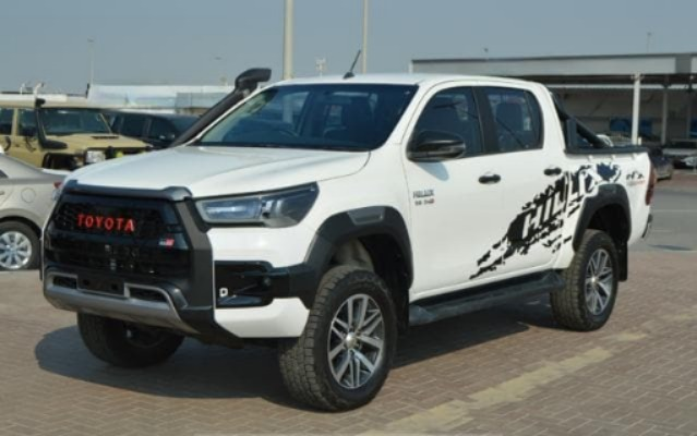 TOYOTA HILUX DOUBLE CABIN
