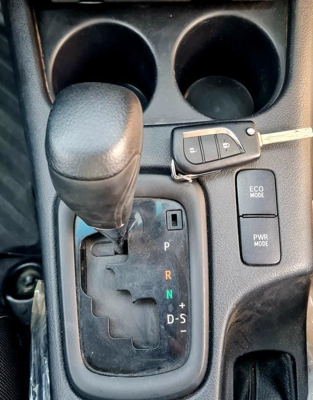 TOYOTA HILUX DOUBLE CABIN