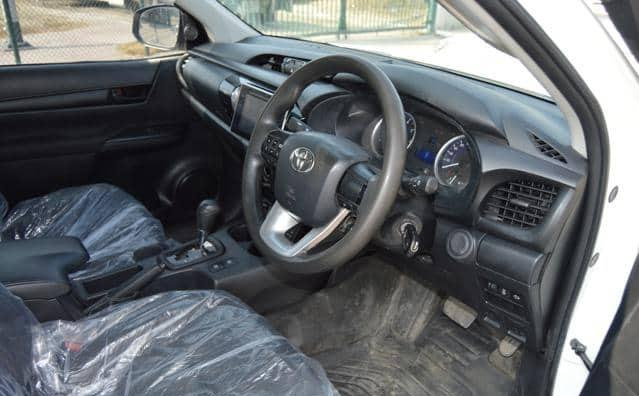 TOYOTA HILUX DOUBLE CABIN