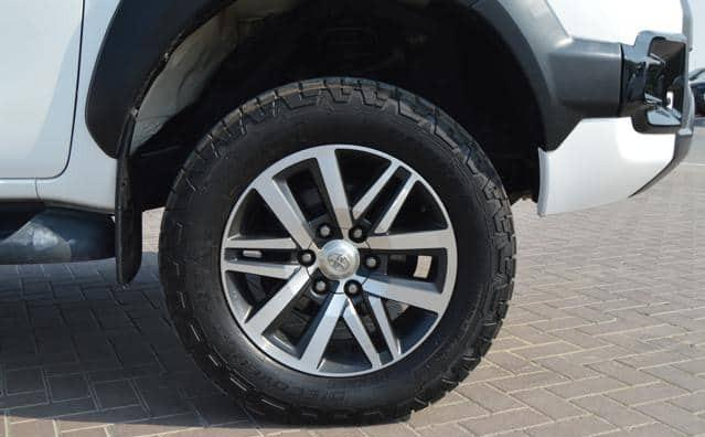 TOYOTA HILUX DOUBLE CABIN