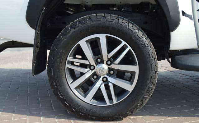 TOYOTA HILUX DOUBLE CABIN