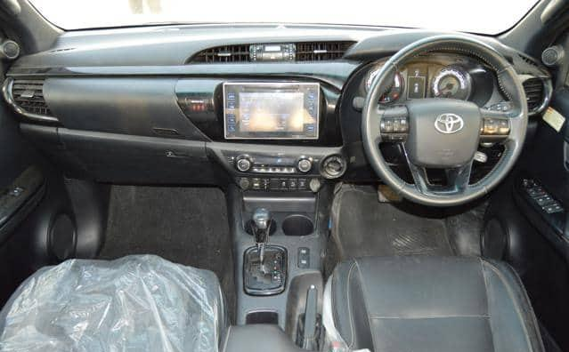 TOYOTA HILUX DOUBLE CABIN
