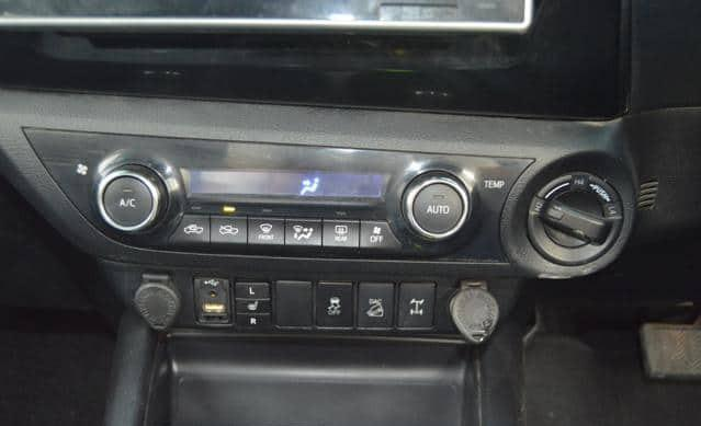 TOYOTA HILUX DOUBLE CABIN
