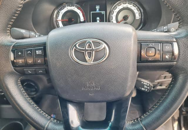 TOYOTA HILUX DOUBLE CABIN