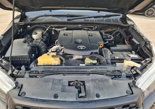TOYOTA HILUX DOUBLE CABIN