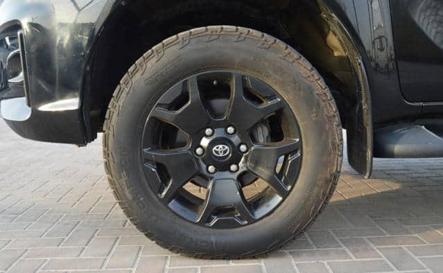 TOYOTA HILUX DOUBLE CABIN