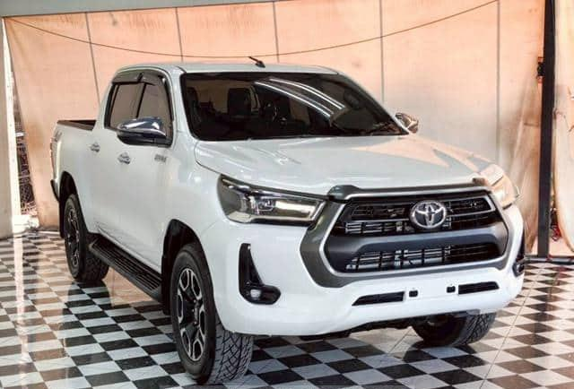 TOYOTA HILUX 2.4 E REVO DOUBLE CAB