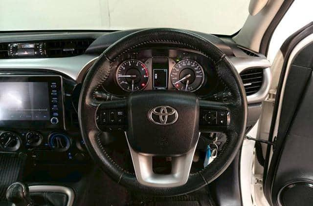 TOYOTA HILUX 2.4 E REVO DOUBLE CAB