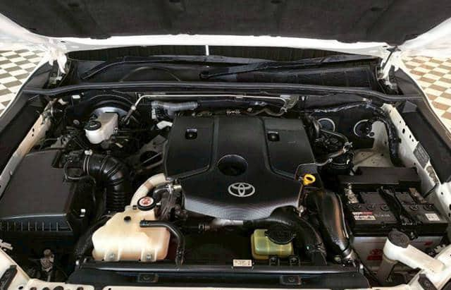 TOYOTA HILUX 2.4 E REVO DOUBLE CAB
