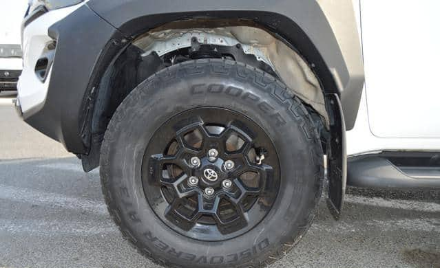 TOYOTA HILUX DOUBLE CABIN