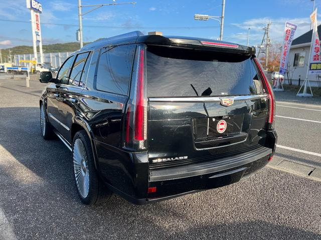 CADILLAC ESCALADE PLATINUM