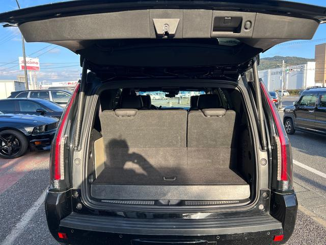 CADILLAC ESCALADE PLATINUM