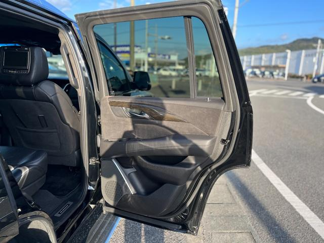 CADILLAC ESCALADE PLATINUM